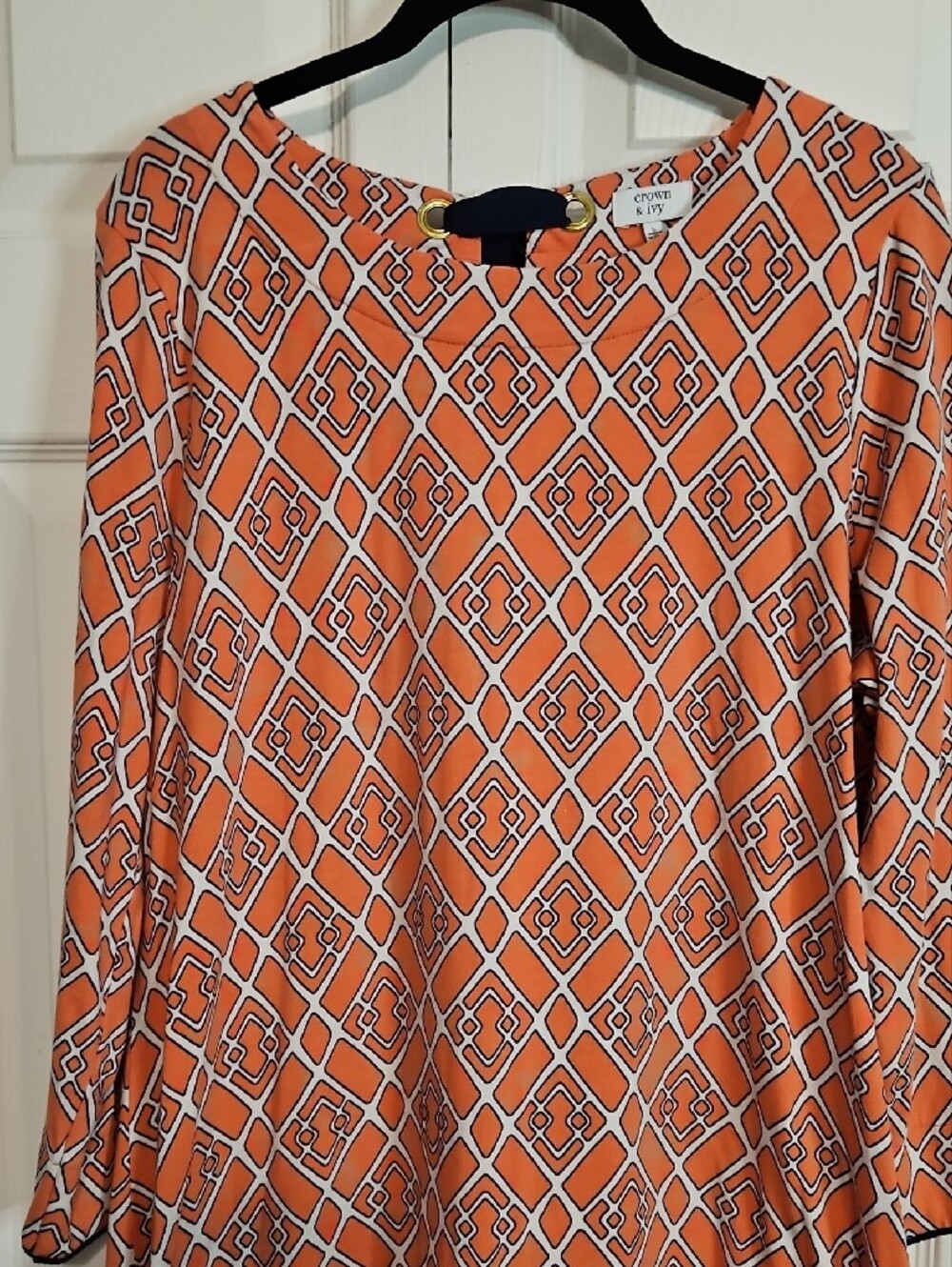 crown & ivy Coral Geometric Midi Shift Dress - Picture 3 of 8